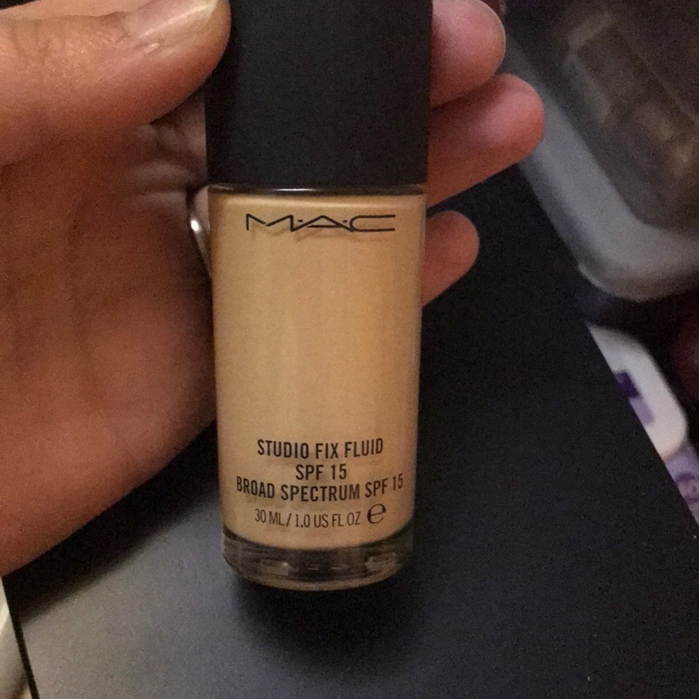 Mac studio fix fluid foundation